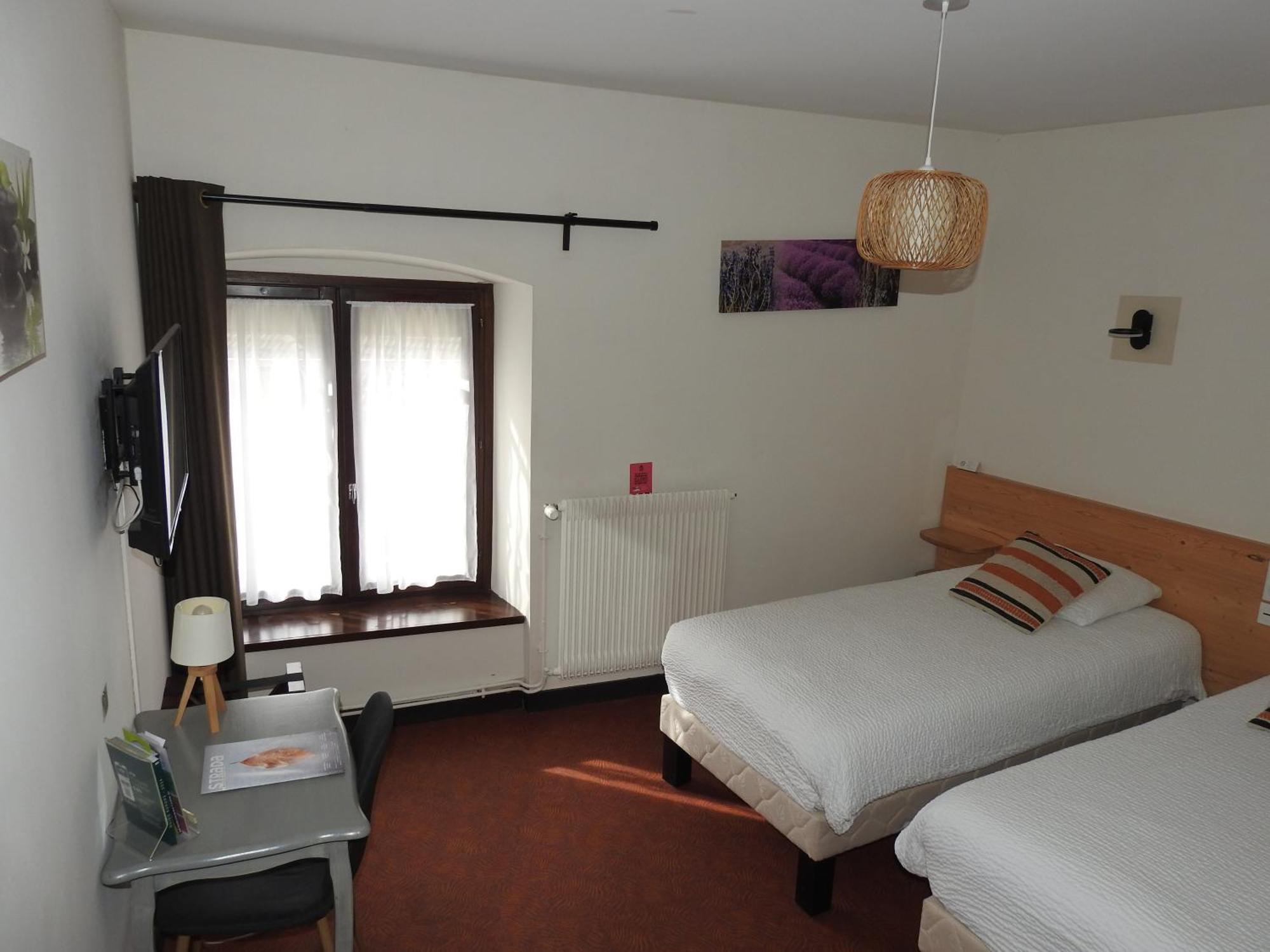 Le Barriol Hotel Saint-Julien-Chapteuil Exterior photo